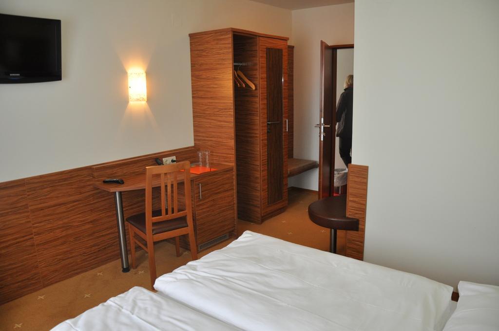 Gasthof Zur Linde Sankt Andra am Zicksee Room photo