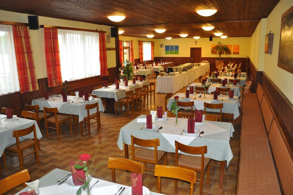 Gasthof Zur Linde Sankt Andra am Zicksee Exterior photo