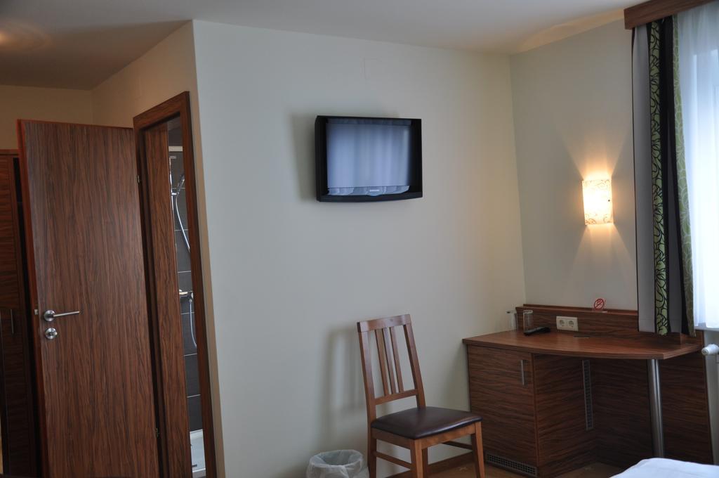 Gasthof Zur Linde Sankt Andra am Zicksee Room photo