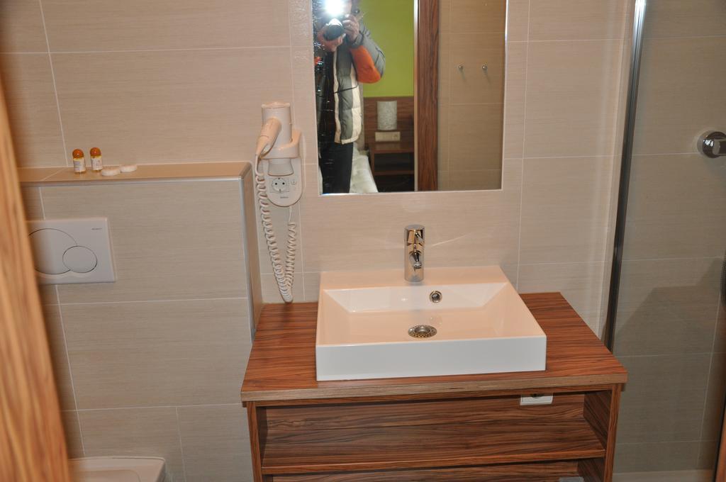 Gasthof Zur Linde Sankt Andra am Zicksee Room photo